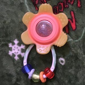 Infantino Spin and teethe flower rattle